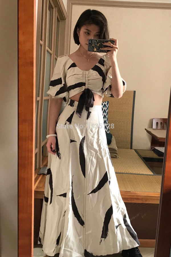 2018SS Cream Brushstroke PAINTED HEART Cropped BODICE  V neck Short sleeves Ruched tie BOW TOP+High waist panelled Midi Skirt